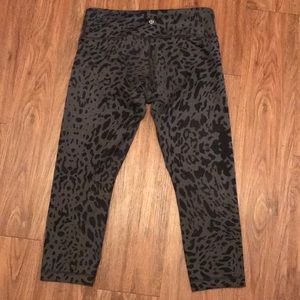 LuluLemon Wunder Under capris